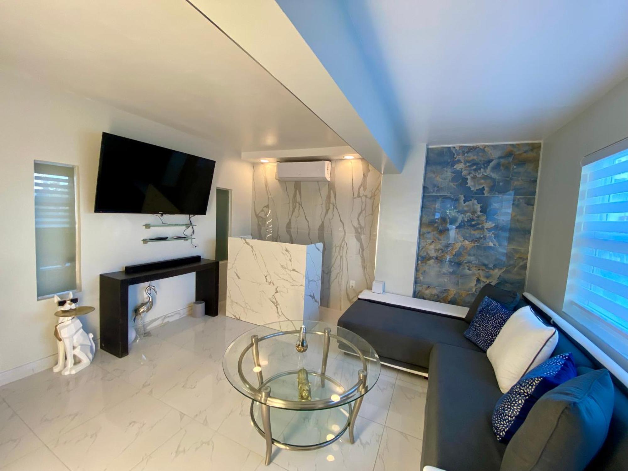 Luxurious Remodeled Direct Waterfront Apartment With Miami Skyline View And Outdoor Terrace Free Parking 5Min Drive To Miami Beach Exterior foto